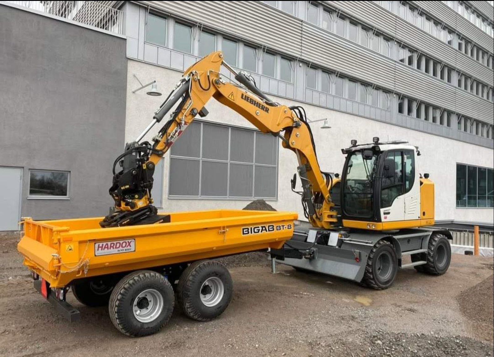 Container BIGAB descărcat în fermă
